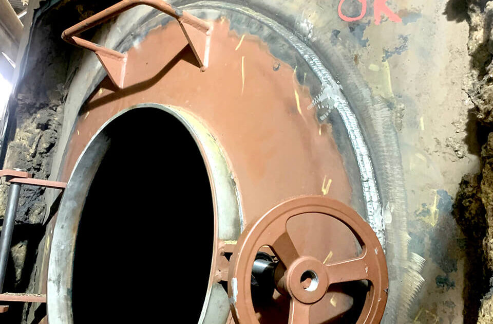 Installation d'une porte d'accès (man hole)